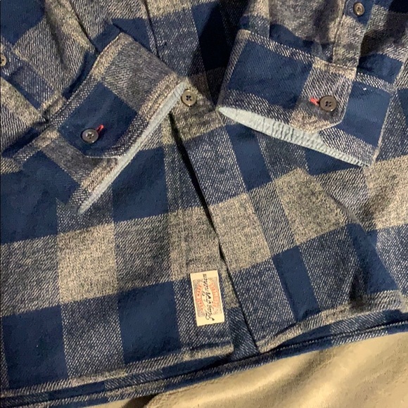 (Sold)Men’s XXL flannel shirt NWT - Picture 3 of 3